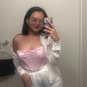 Meet your Posher, Jillian marae